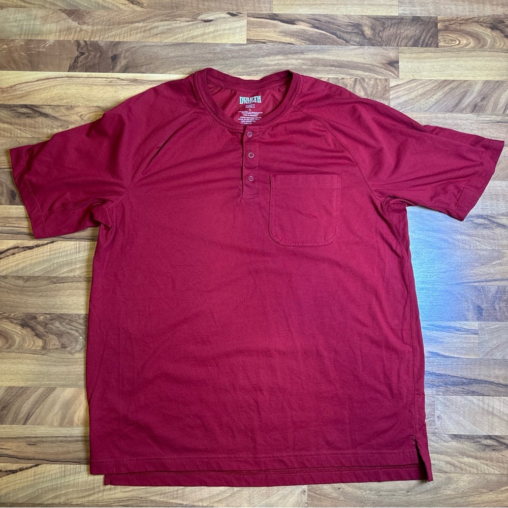 Duluth Trading Relaxed Fit Longtail T Red L Short Sleeve‎ T Mens Large 3 Button